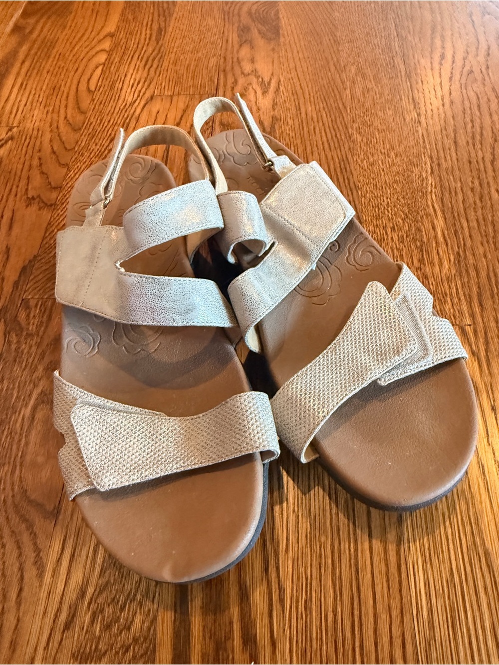 Rockport womens Comfort Stretch Metallic Beige Women's sturdy Sandals size 9